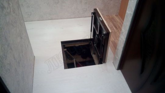 Напольный люк Самоподъемный Невидимка уголок 750*900 Напольный люк Самоподъемный Невидимка уголок 750*900