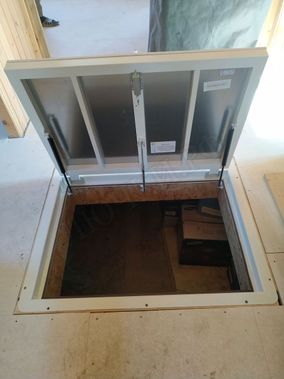 Напольный люк Самоподъемный Невидимка уголок 750*900 Напольный люк Самоподъемный Невидимка уголок 750*900